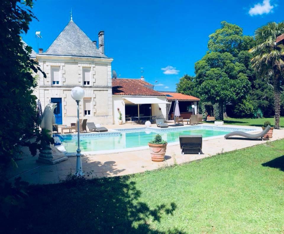 Campsite Les Roulottes De Dilou Cerise